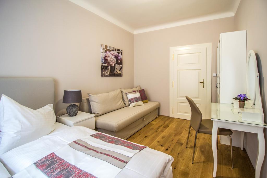 Unique Apt 250M From The Charles Bridge Praga Exterior foto