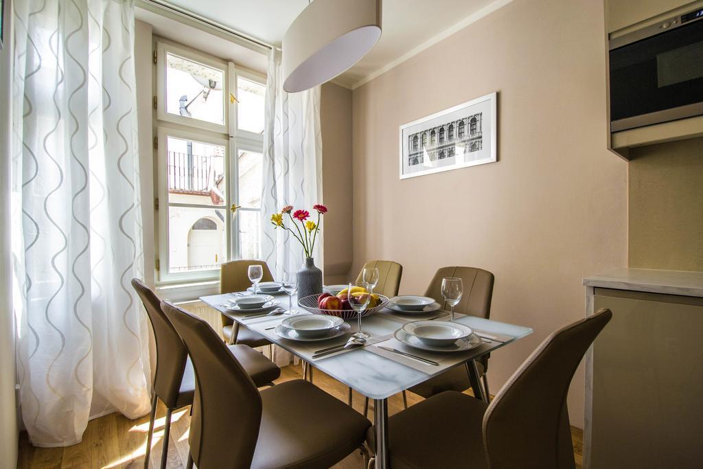 Unique Apt 250M From The Charles Bridge Praga Exterior foto